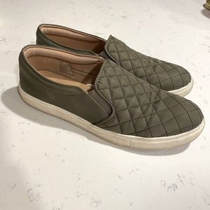 Women’s Slip-on Sneakers
